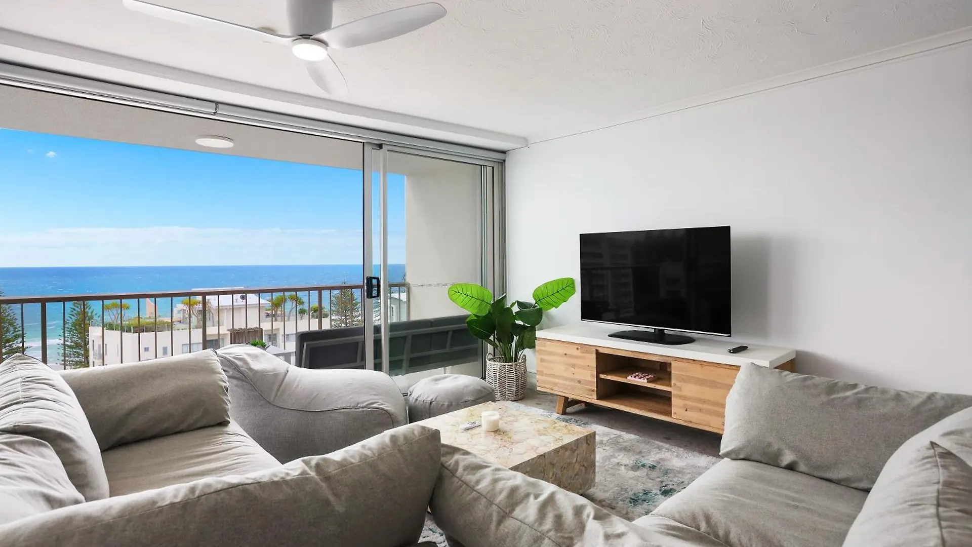 **** Aparthotel Rainbow Commodore Coolangatta Gold Coast Australia